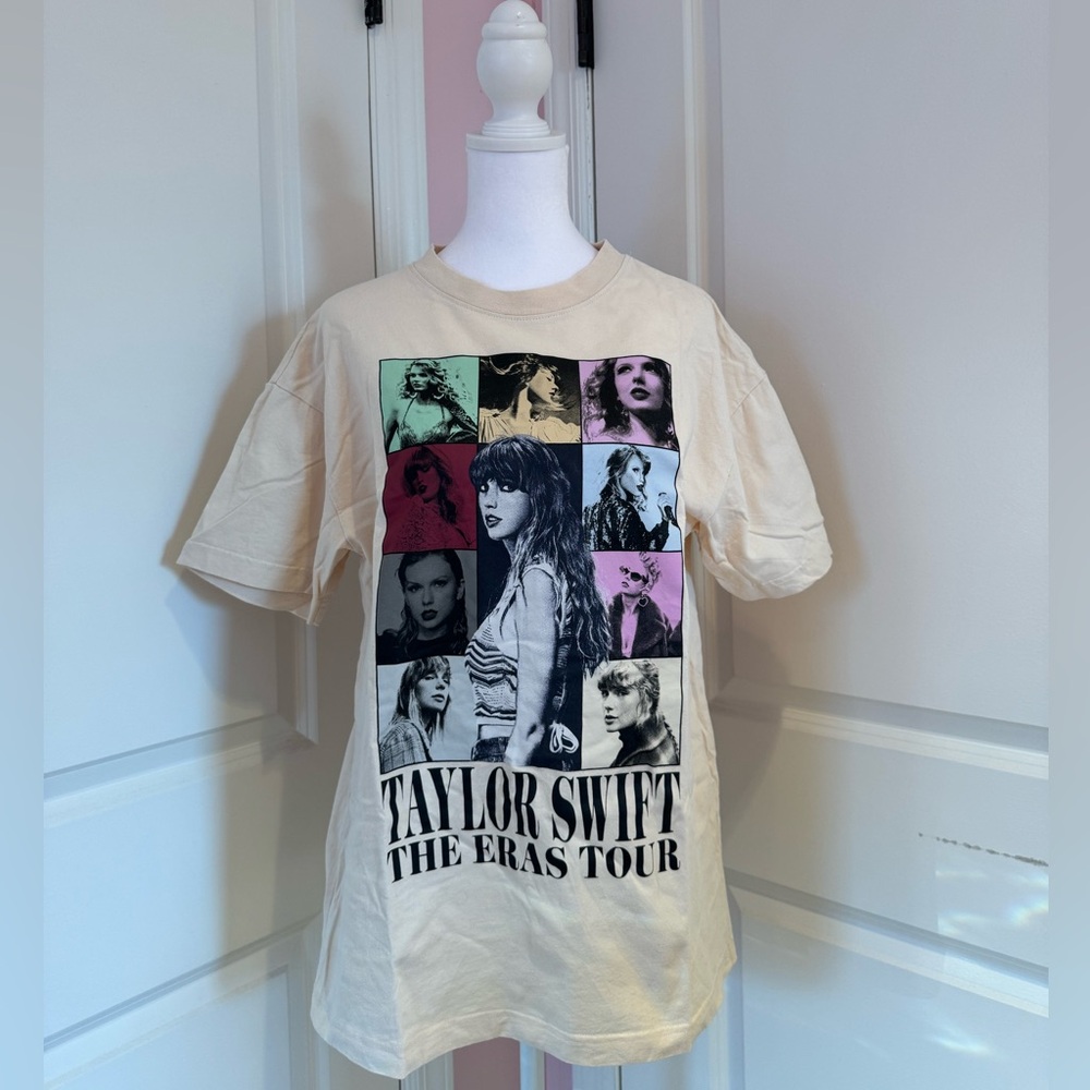 Taylor Swift Eras Tour T-shirt. Size S.